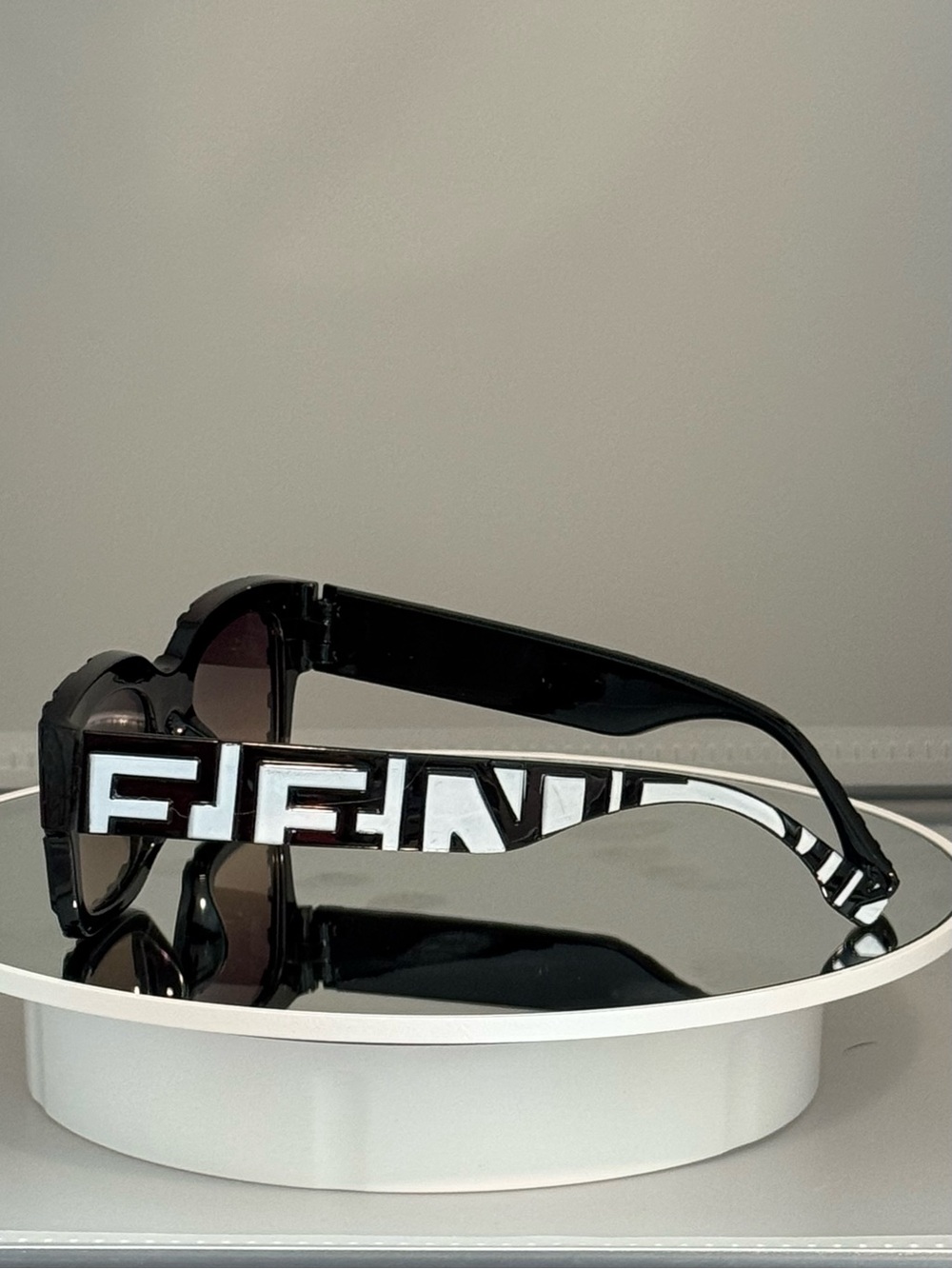 New Arrivals! Black & White Stripe Square Sunglasses - Women Accessories